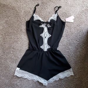 NWT oscar de la renta honeymoon romper size small